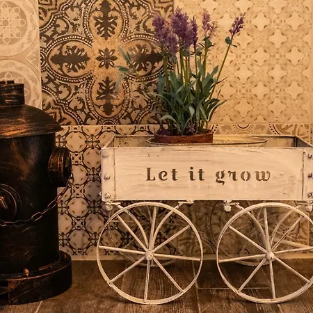 Bed & Breakfast Romantic Dreams 4*