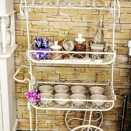 Romantic Dreams Bed & Breakfast 4*