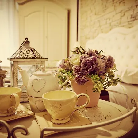 Romantic Dreams Bed & Breakfast 4*